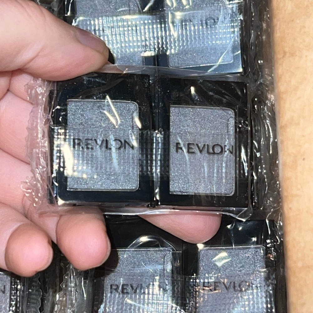 New Revlon Shadowlinks Eyeshadow Make Up Female x48 wholesale lot - Gunmetal 170